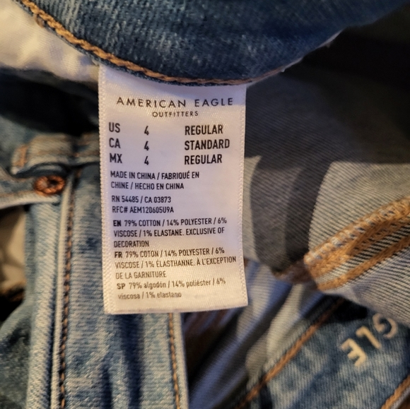 American Eagle Mom Jeans - Picture 3 of 4